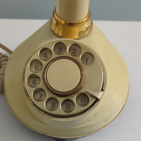 Vintage 1970's Candlestick Cream and Gold Rotary Telephone - Picture 4 of 5